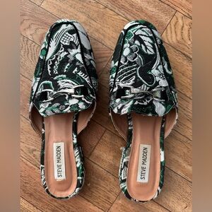 Steve Madden tapestry slide shoes